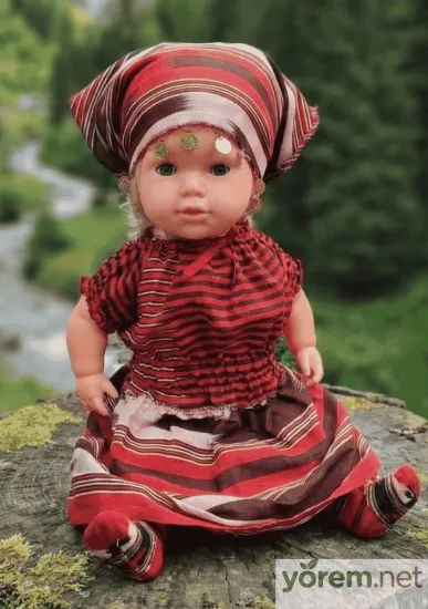 Yöresel Kıyafetli Konuşan Et Bebek